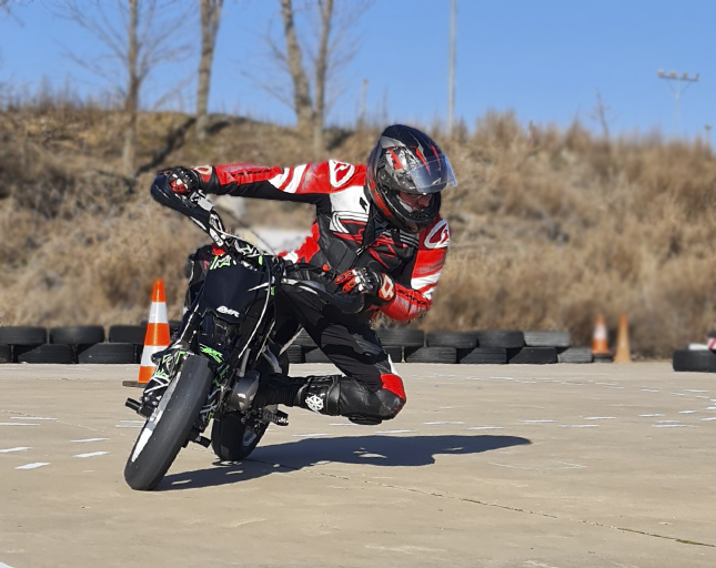 Curso de conduccion segura en moto en madrid y guadalajara