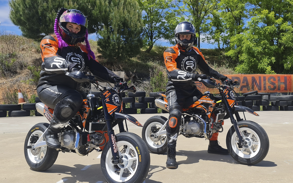Cursos de conduccion en moto con pit bikes Madrid Guadalajara