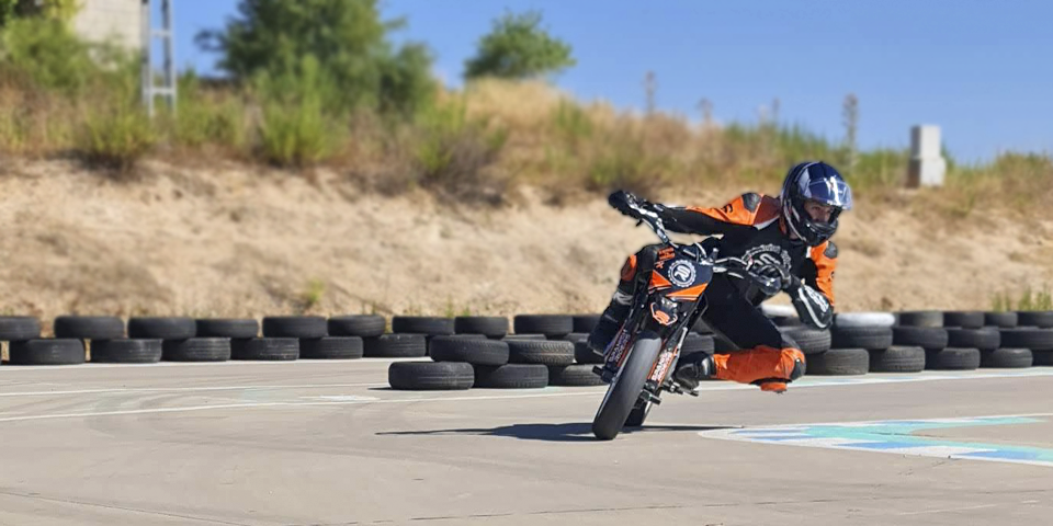 alumno recuperando confianza en un curso para perder miedo en moto en Spanish Riders