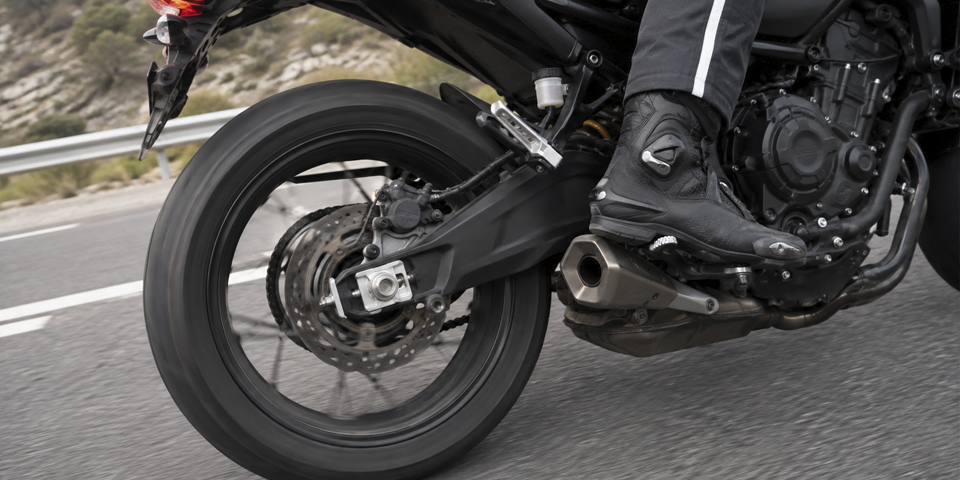 Freno trasero moto como utilizarlo