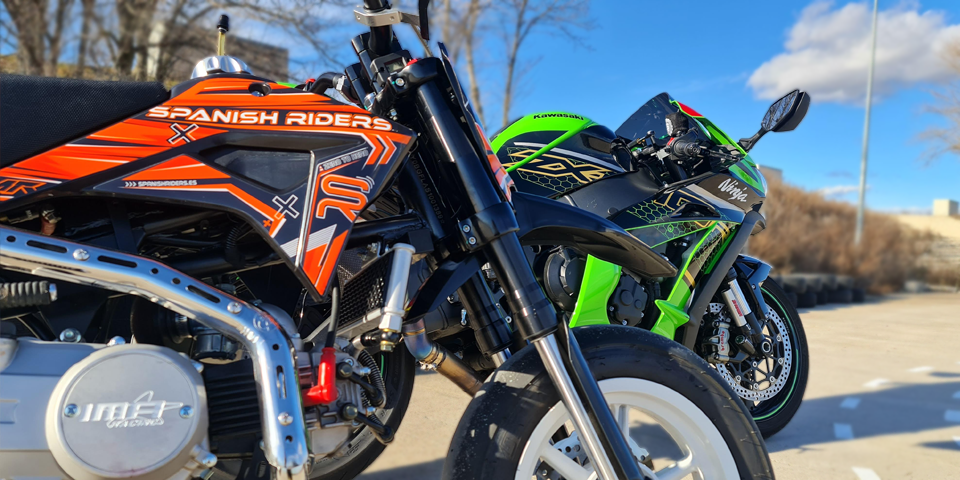 Razones por las que entrenar con pit bike y no con moto grande