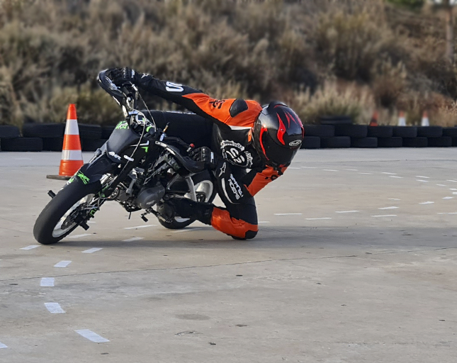 Curso de conduccion deportiva en moto pit bike madrid guadalajara