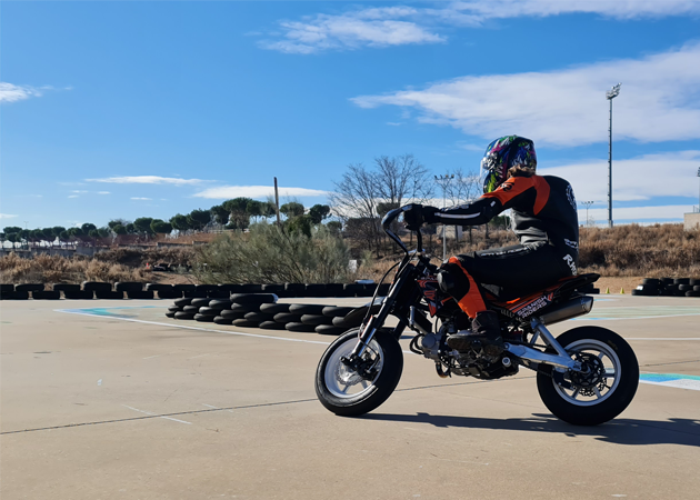 Curso de conduccion en moto para principiantes madrid y guadalajara