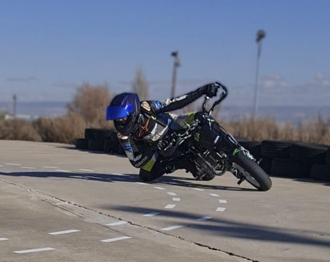 Curso de pilotaje deportivo en moto en madrid y guadalajara