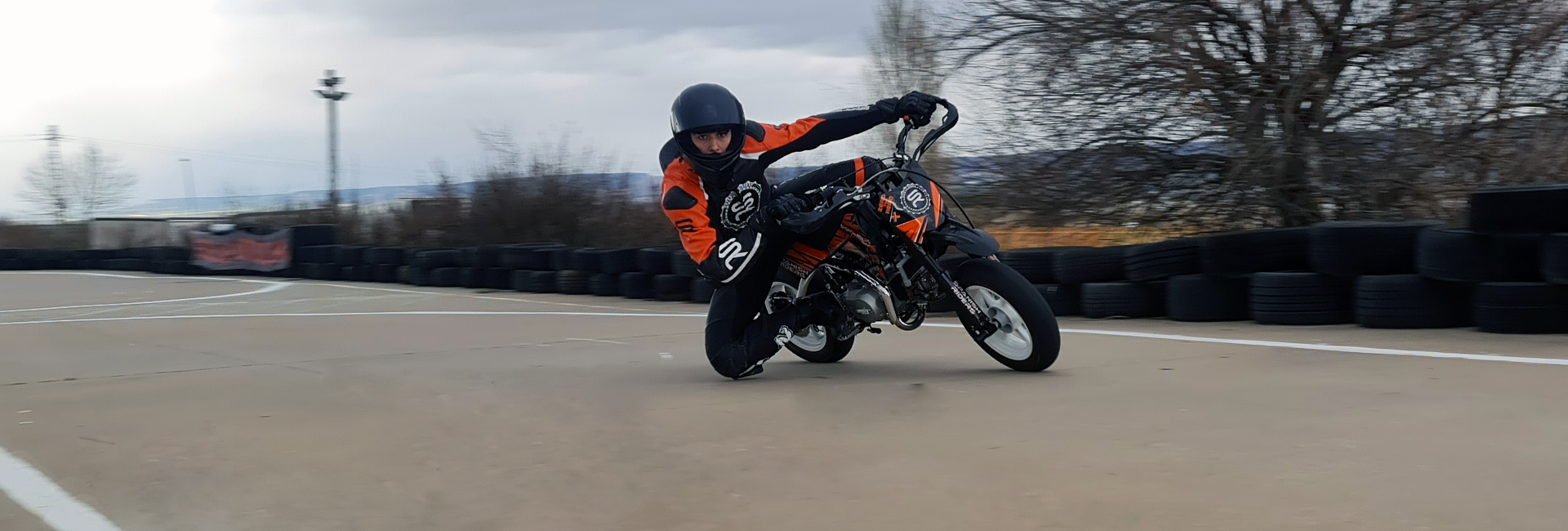 Escuela de conduccion Cursos de Moto con Pit bike